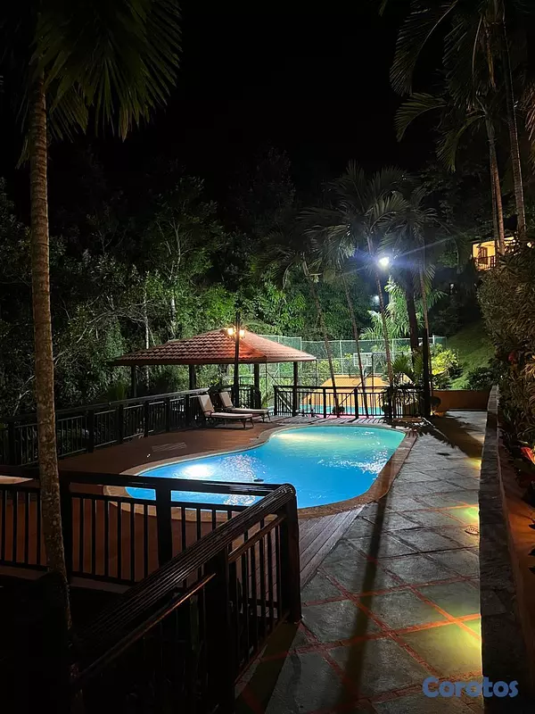 casas vacacionales y villas - Excelente Villa 2 Niveles en Loma Atravesada   de  4
