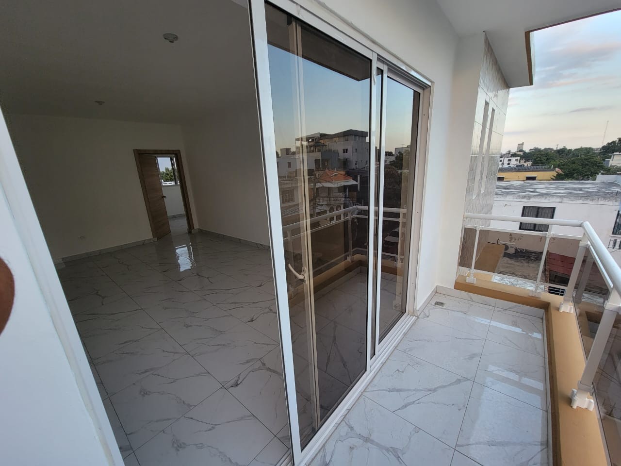 apartamentos - VENDO 3er piso a estrenar en La Agustina, cerca del nacional nuevo Código: PD146 8
