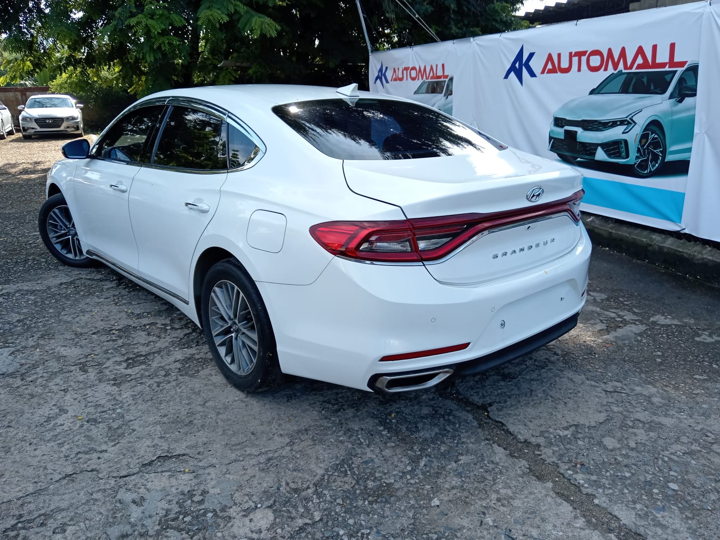 carros - HYUNDAI GRANDEUR 2018 BLANCO 2