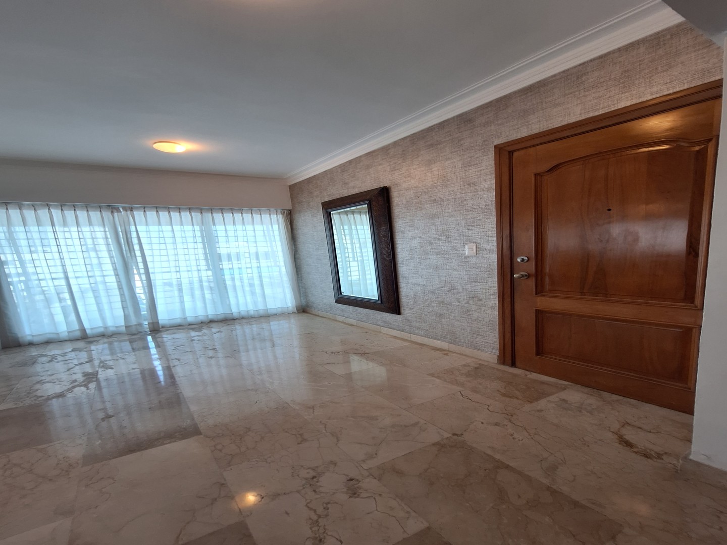 apartamentos - VENDO APARTAMENTO EN PIANTINI PISO ALTO 5