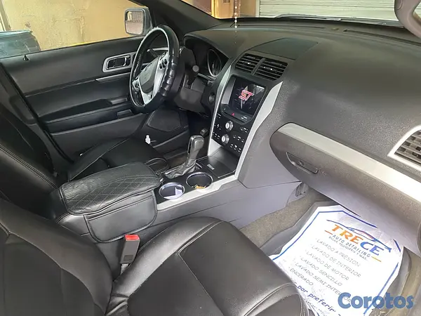 jeepetas y camionetas - RD$550,000 negociable  10