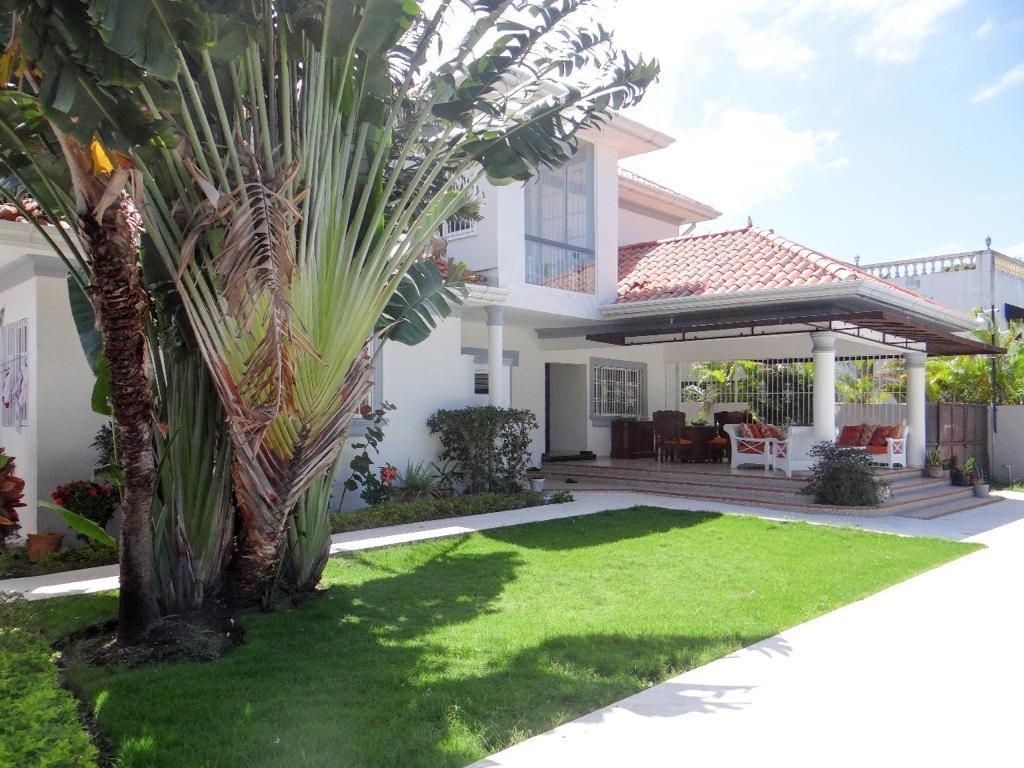 casas vacacionales y villas - Venta de Villa en puerto plata de 1.172mts2 con piscina República Dominicana 2