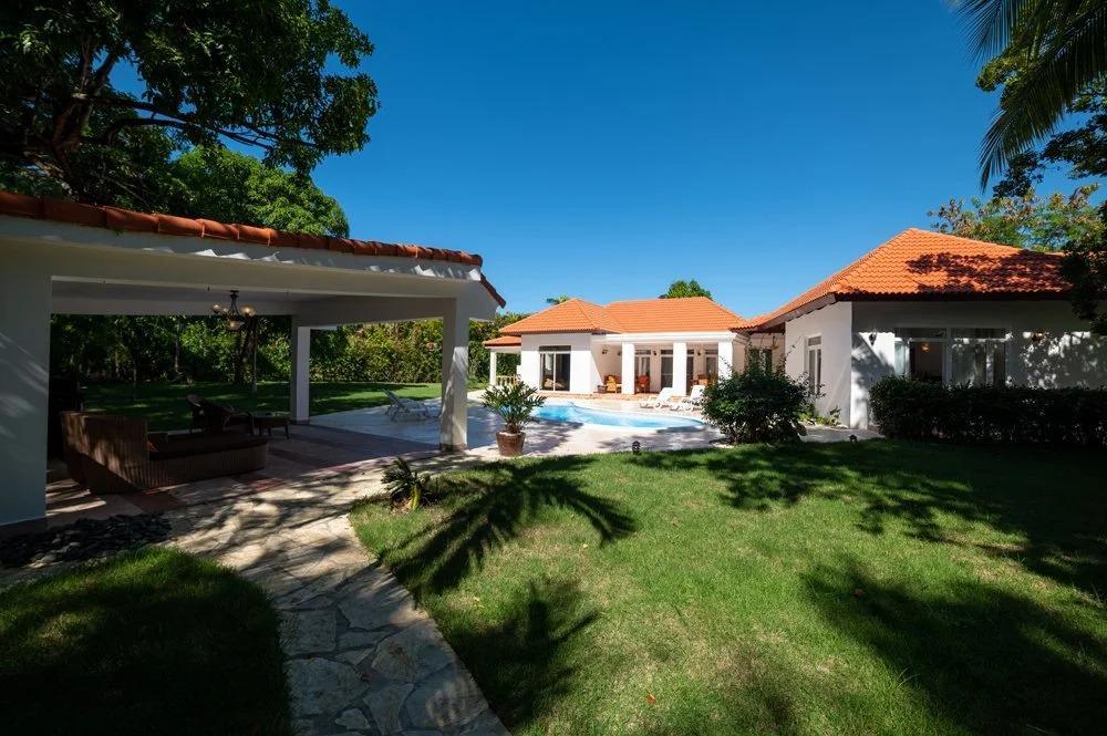 casas vacacionales y villas - Villa de Lujo Cerca del Mar y del Centro de Cabarete 0