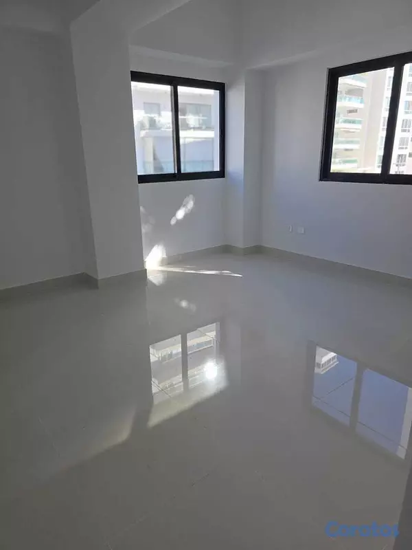 apartamentos - Vendo Oportunidad en Urb. Real, Apto. con 2 Terrazas, 2 hab+S, 2 Parqueo techado 15