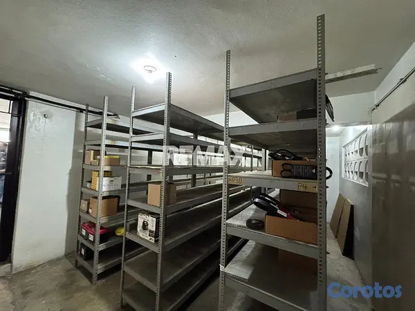 oficinas y locales comerciales - Local Comercial de 425mt2 en alquiler en Ensanche  5