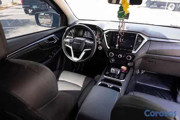 jeepetas y camionetas - Isuzu Dmax 2025 europea  4