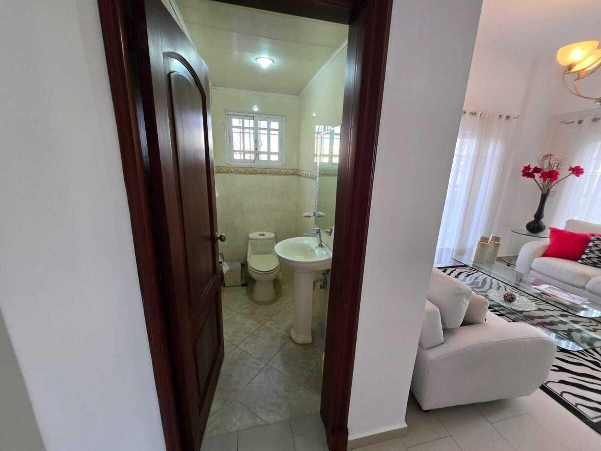 apartamentos - Se Vende o Se Alquila Apartamento amueblado de 3 habitaciones en Bella Vista 2