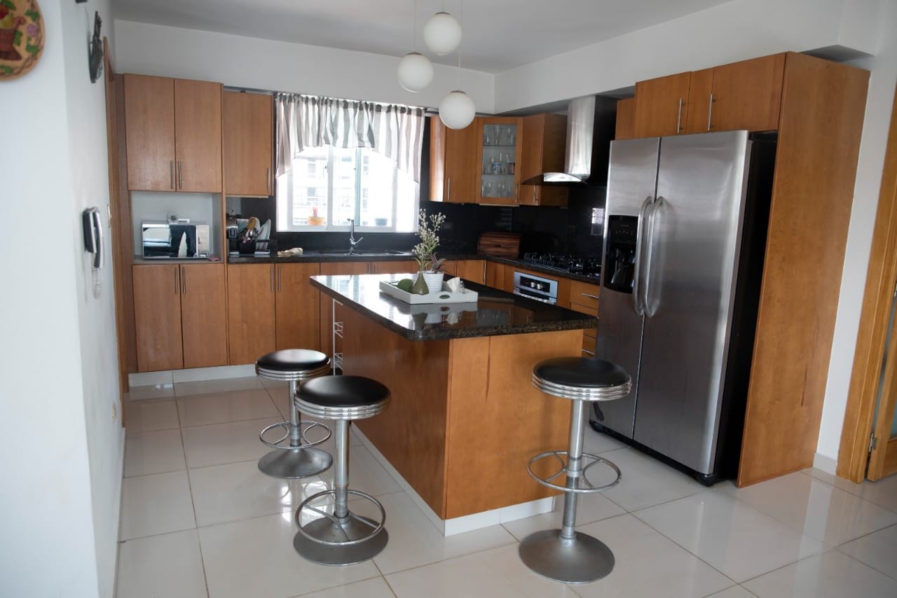 penthouses - Apartamento Clásico tipo Penhouse de 3 niveles (Piso 9,10,11), Naco 6