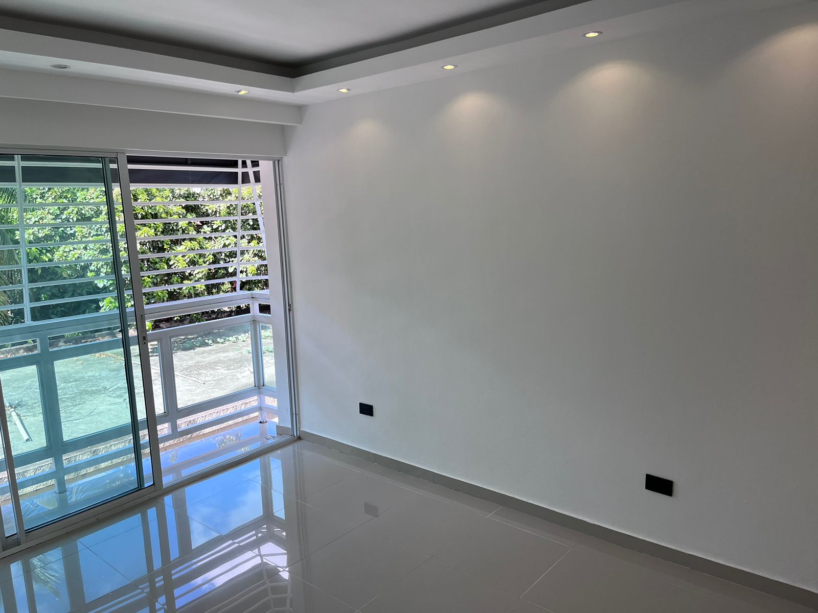 apartamentos - VENDO Apartamento 2do Piso En El Italia Santo Domi 3