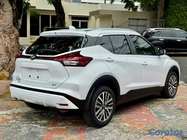 jeepetas y camionetas - NISSAN KICKS SV  BLANCA 2022 2