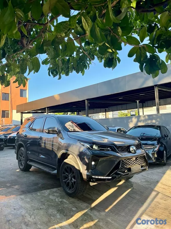 jeepetas y camionetas - Toyota Fortuner Diamond SRV TSS 2024
 2