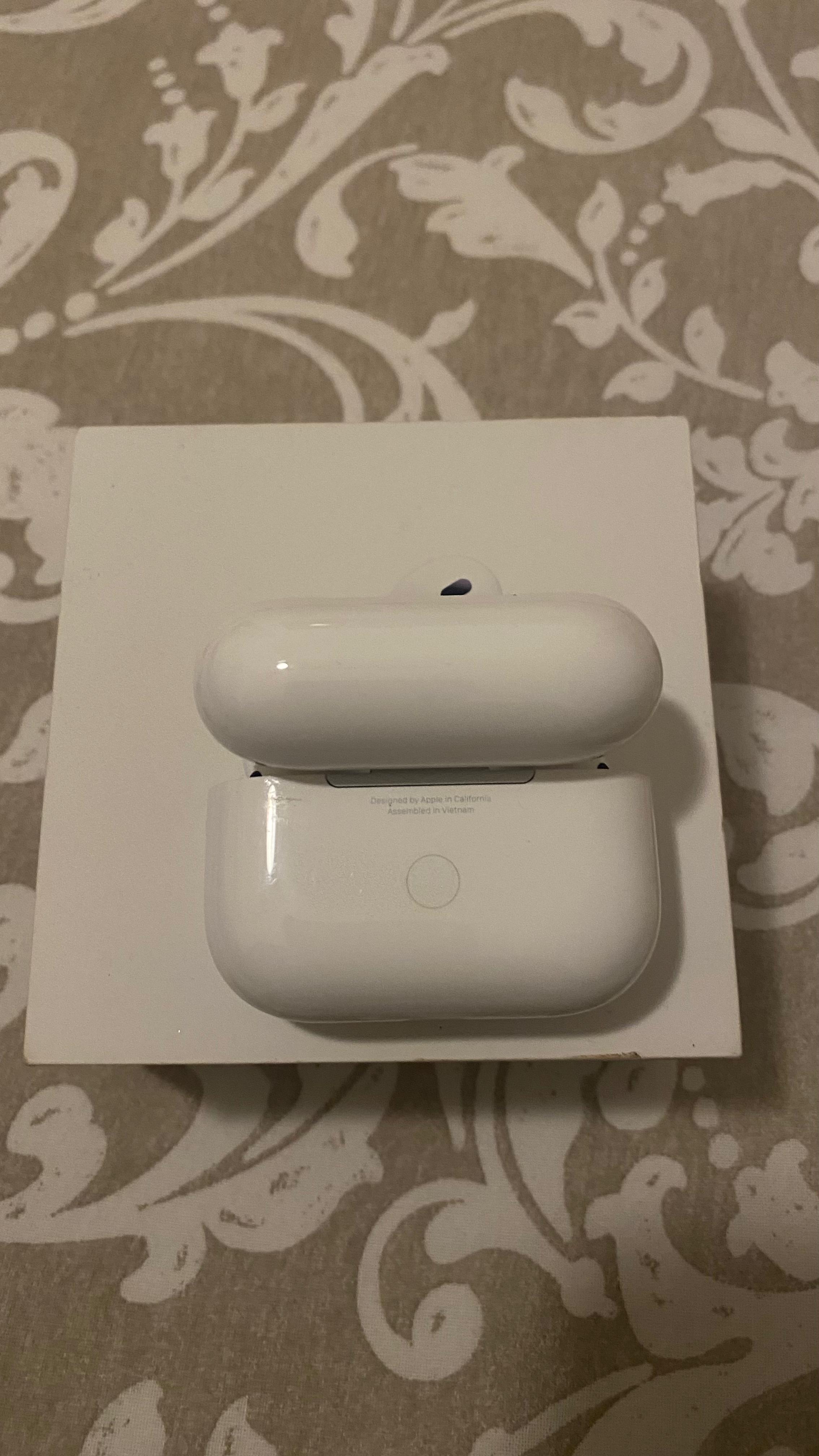 otros electronicos - Vendo airpots pro 2da geracion como nuevo poco uso