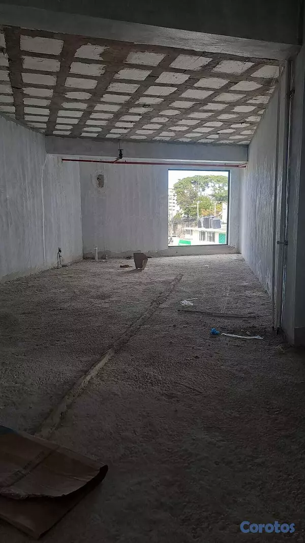 oficinas y locales comerciales - Alquilo Local  comercial  2do piso 59 mts arroyo h 5