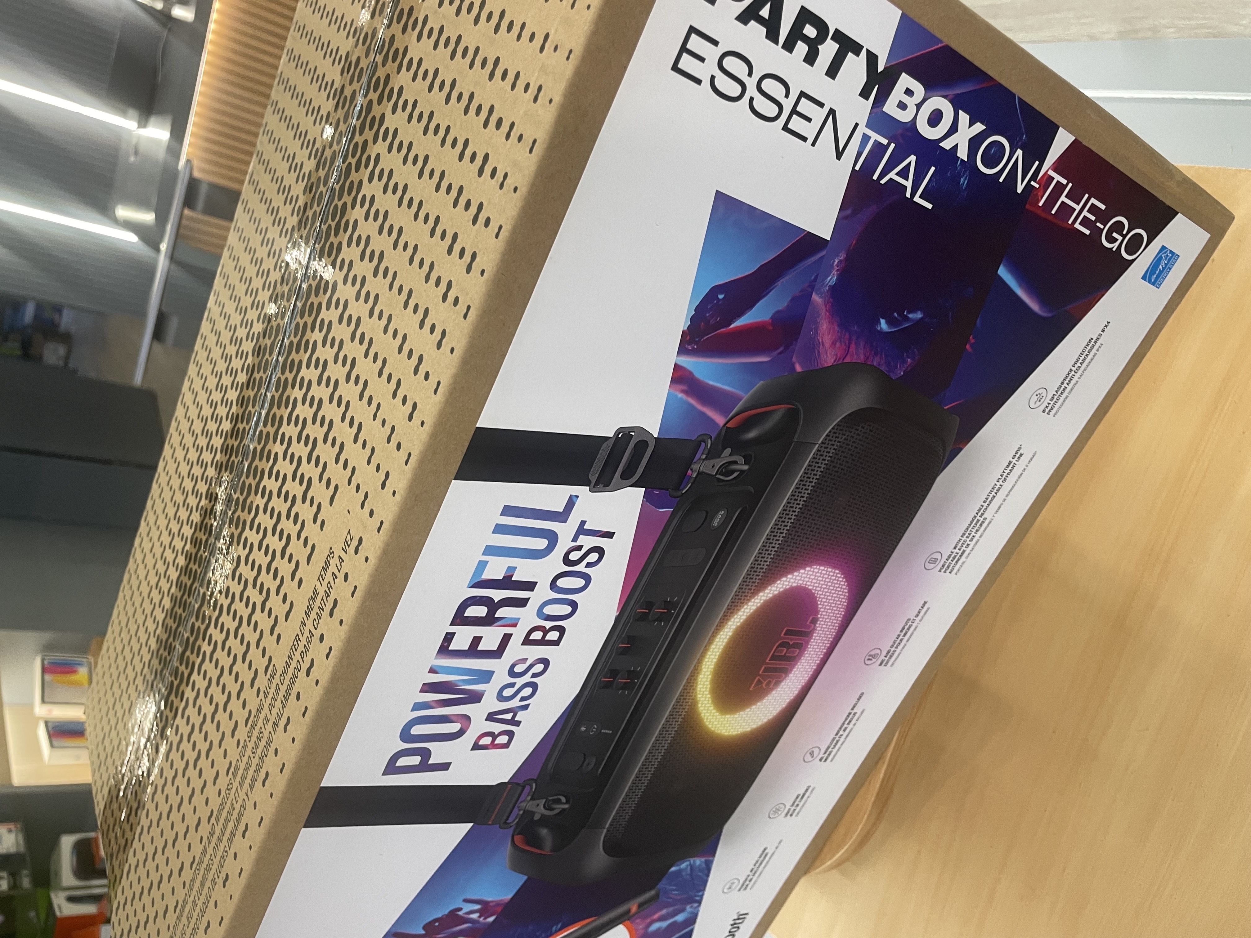 camaras y audio - Bocina JBL PARTYBOX IN THE GO ESSENTIAL CON MICRÓFONO 2