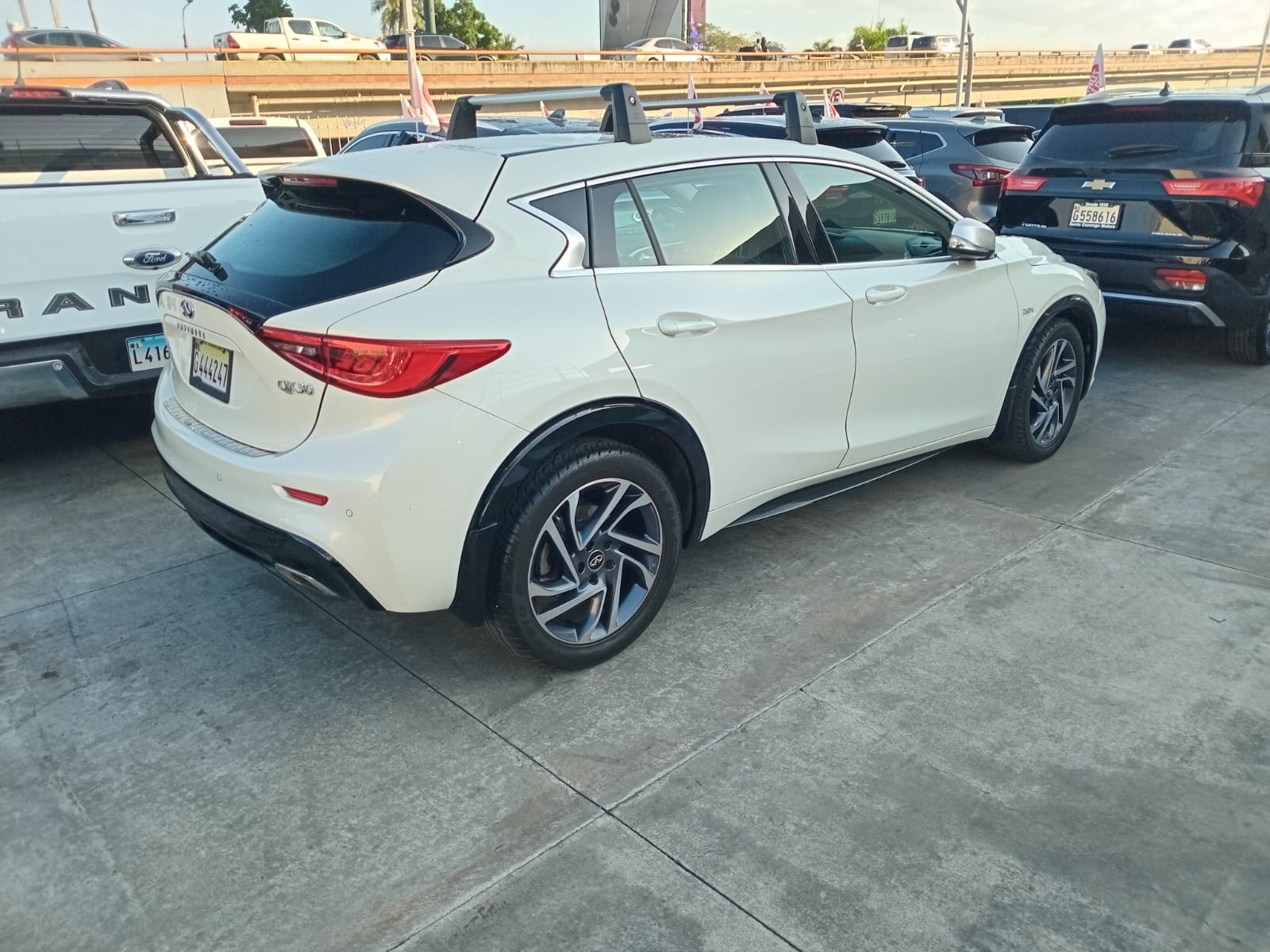 jeepetas y camionetas - Infiniti QX-30 2019 2