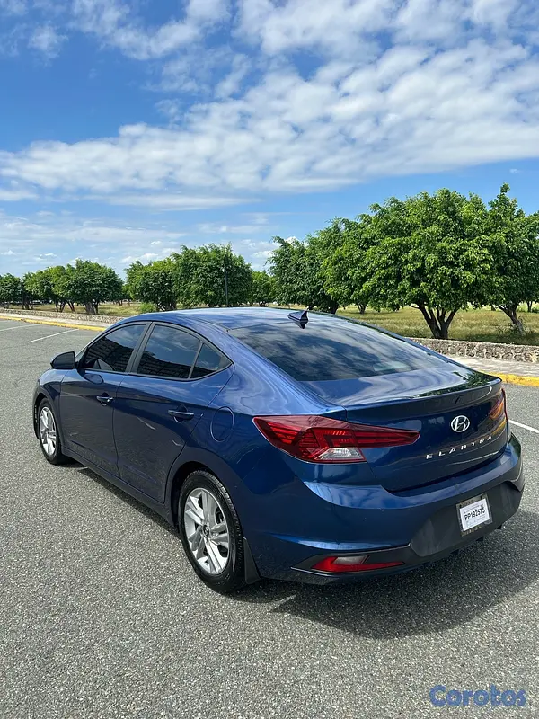 carros - Hyundai elantra 2020 4