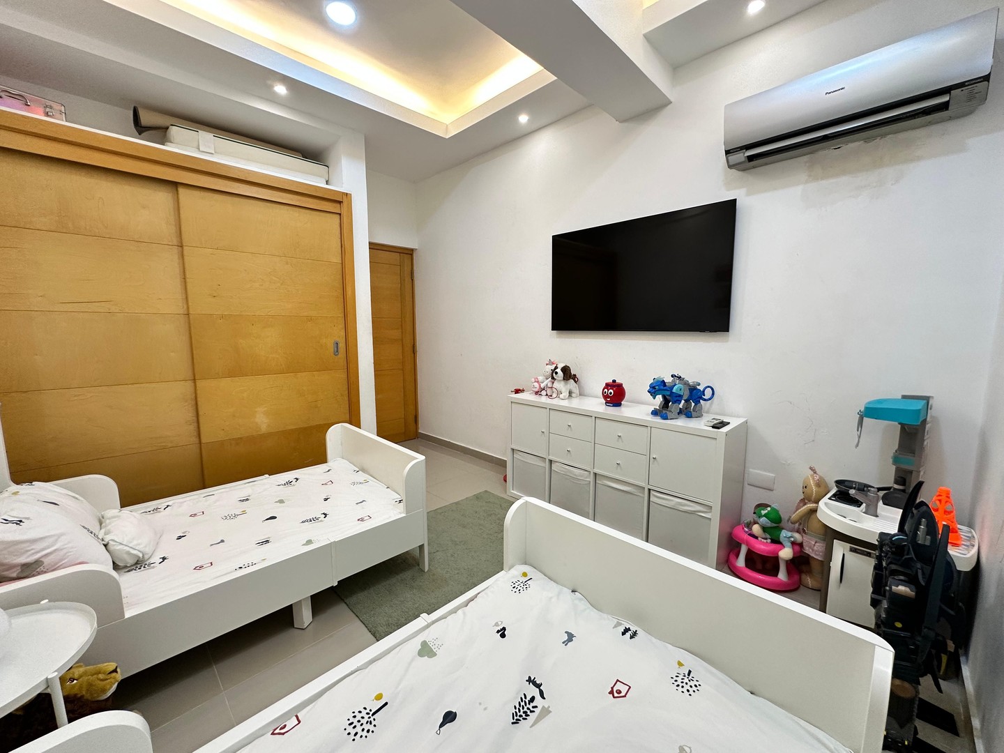 apartamentos - Oportunidad apartamento en el Quisqueya cero barrios 
Piso 3. 103 mt2 + parqueos 6
