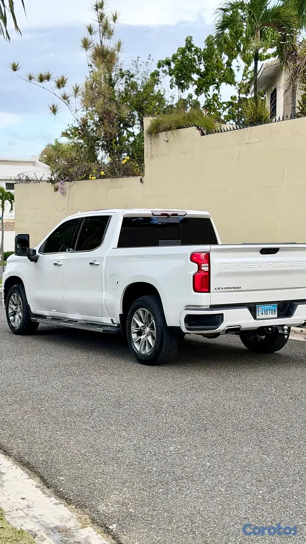 jeepetas y camionetas - Chevrolet Silverado High Country Gasolina 2020 4x4 6