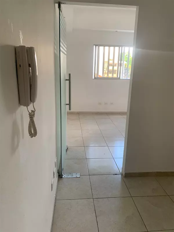 oficinas y locales comerciales - Local corporativo en los prados  4