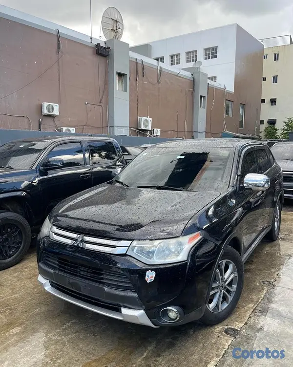 jeepetas y camionetas - MITSUBISHI OUTLANDER 2015 2