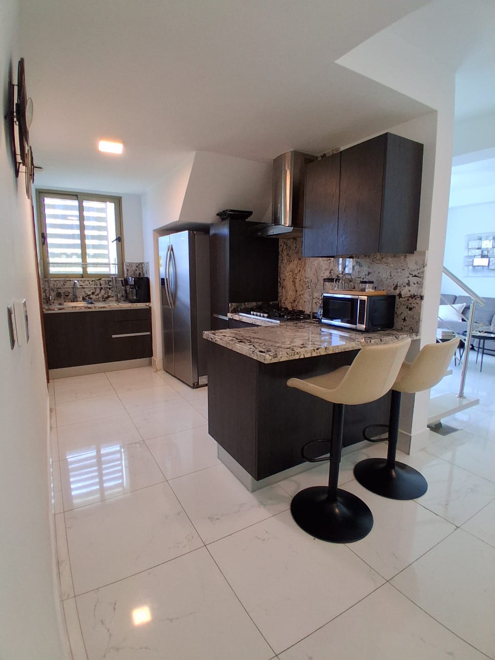 apartamentos - Apartamento Amueblado en piantini    US$ 2,400 5