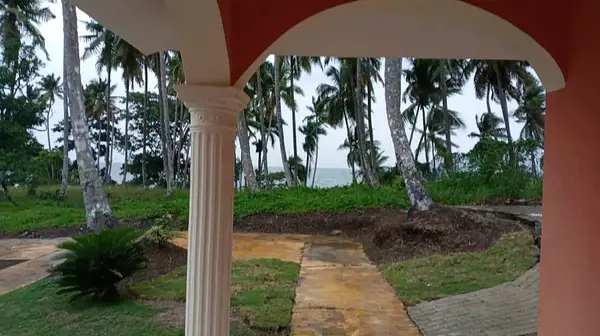 casas - Venta Villa de 1 Habitación frente a la play con piscina, los Róbalos, Samaná 3