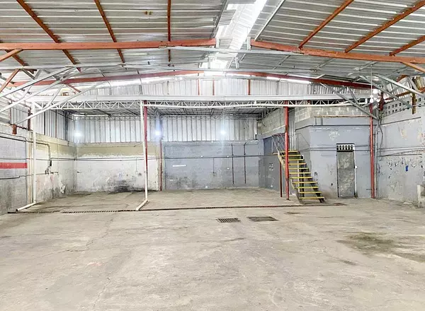 oficinas y locales comerciales - Nave comercial céntrica  2