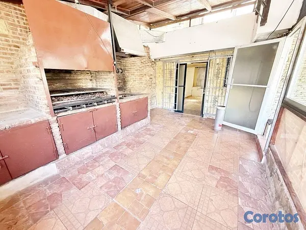 oficinas y locales comerciales - Local en venta próximo a Av. Independencia.
 2