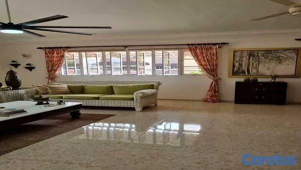 casas - 🏡 Residencia de 3 Niveles en Los Alpes II – 4 Hab, 4.5 Baños, Jacuzzi 8