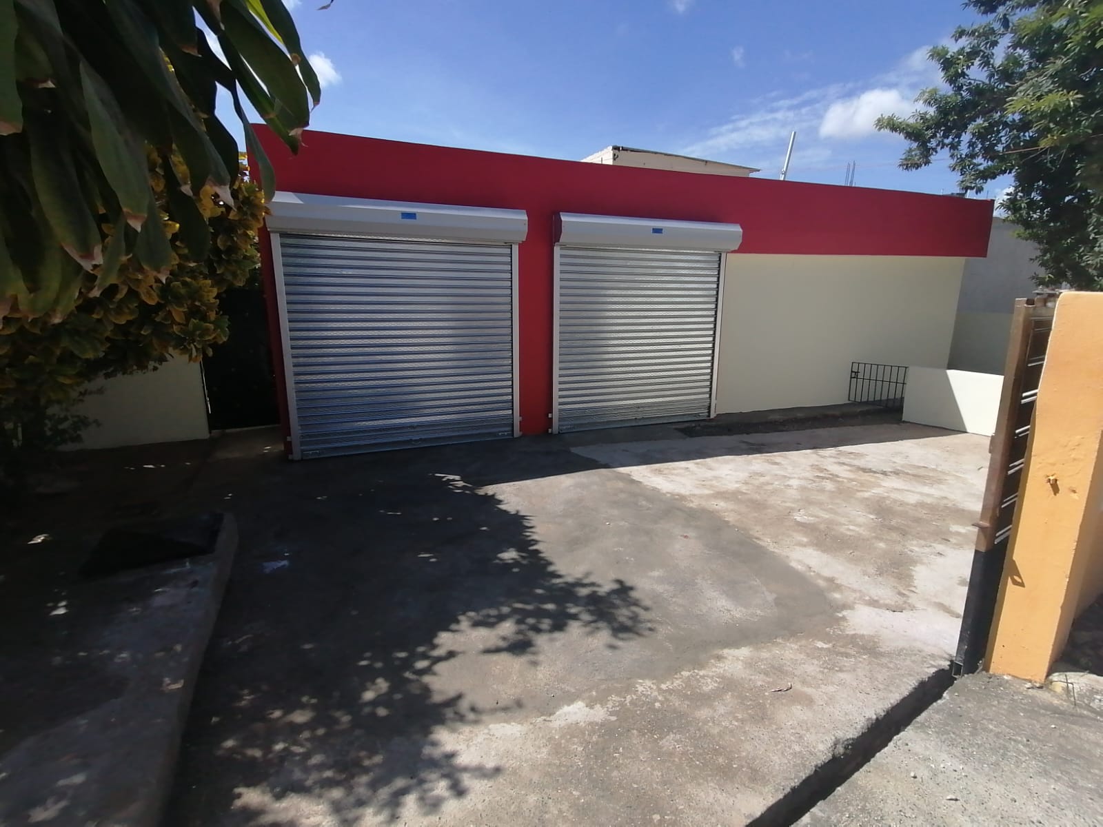 oficinas y locales comerciales - LOCAL EN VENTA 503 MTS , con dos Aptos atras 8.8mm 1