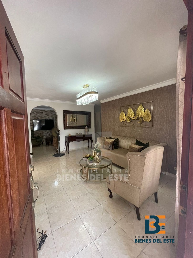 casas - Acogedora propiedad, con excelente ubicación y  Cinco Amplias Habitaciones 1