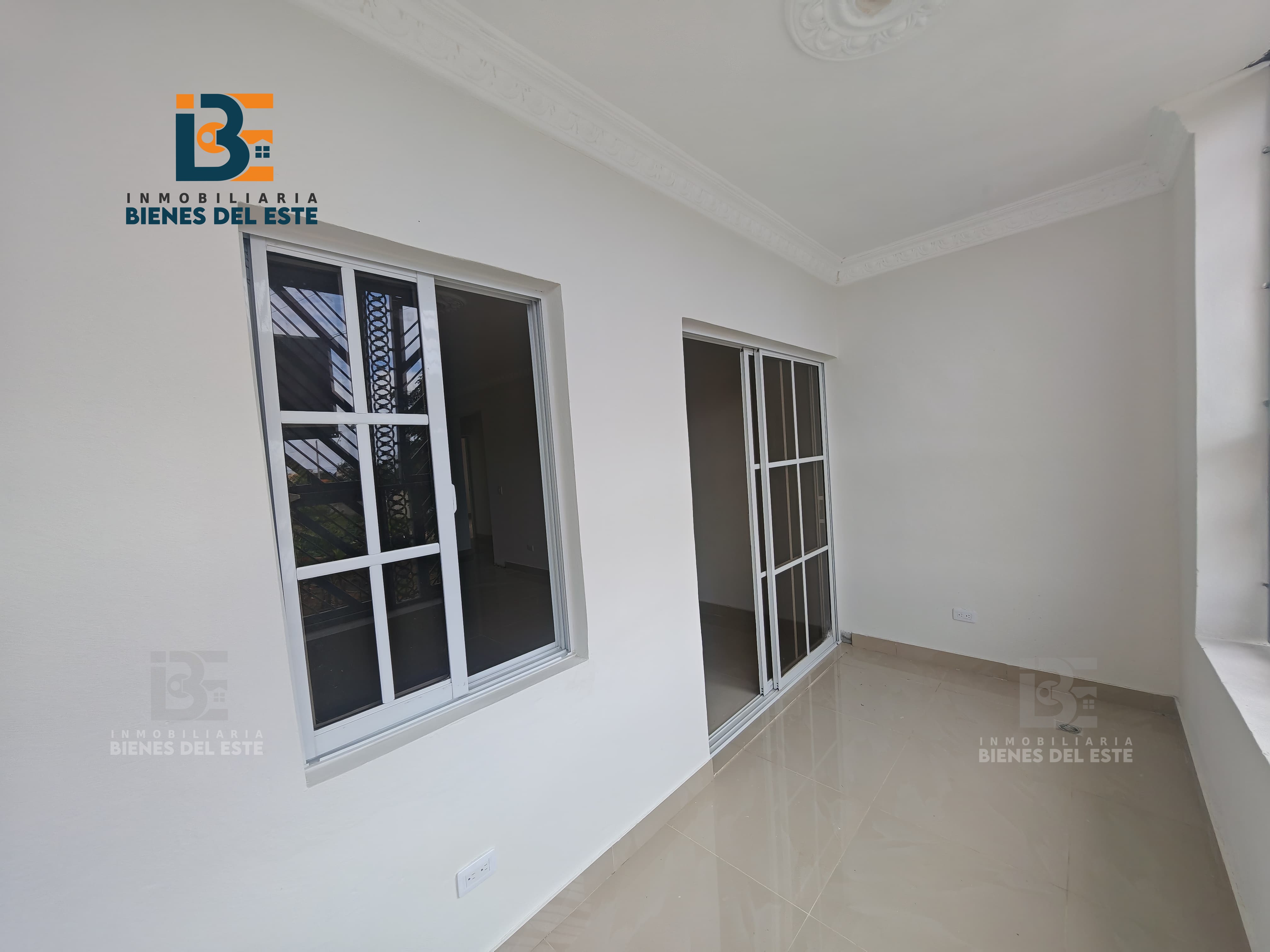apartamentos - Se Alquila Apartamento de Tres habitaciones en SPM 4
