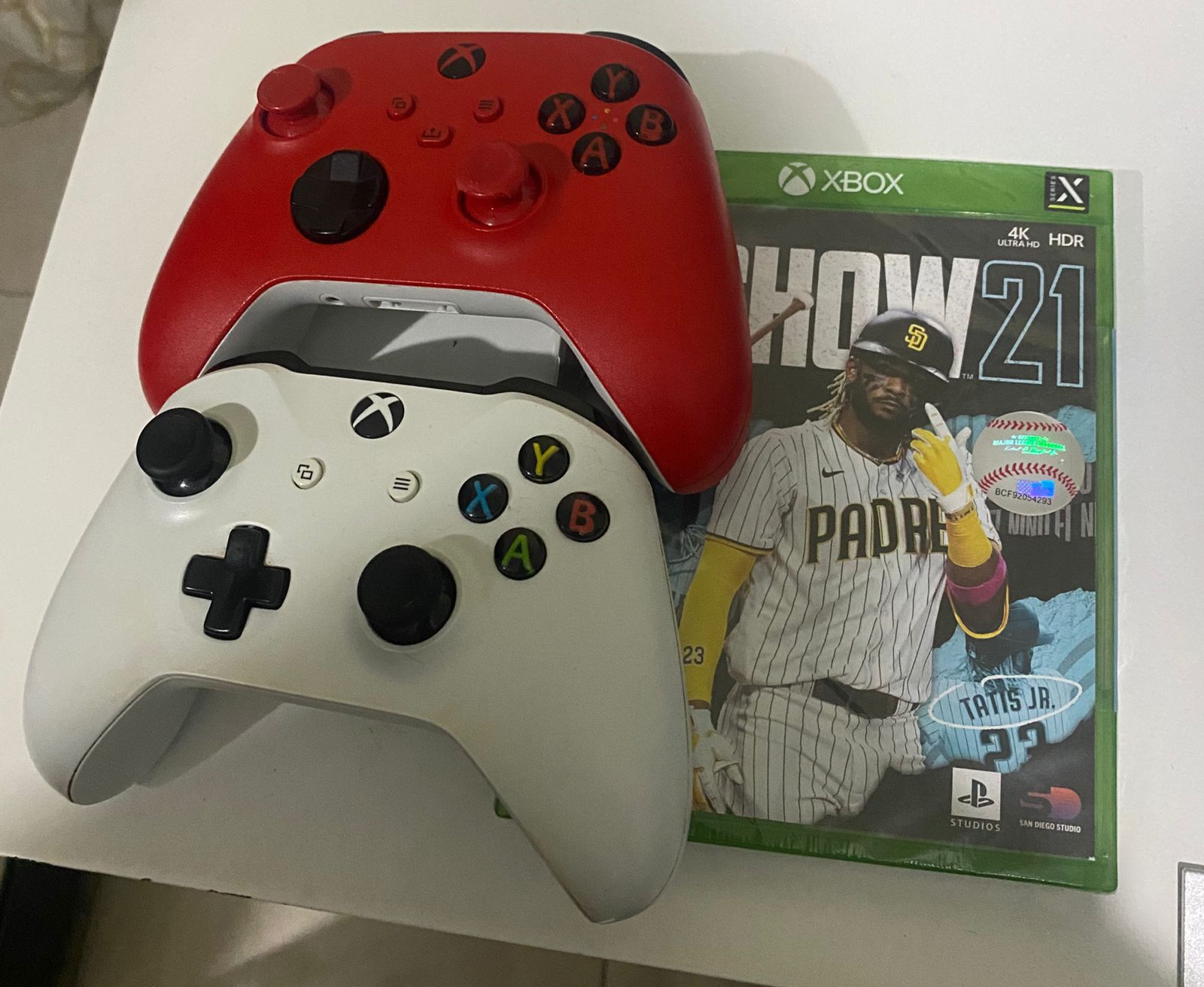 consolas y videojuegos - The Show 21, NBA 2K22 + 2 Controles: Xbox 0