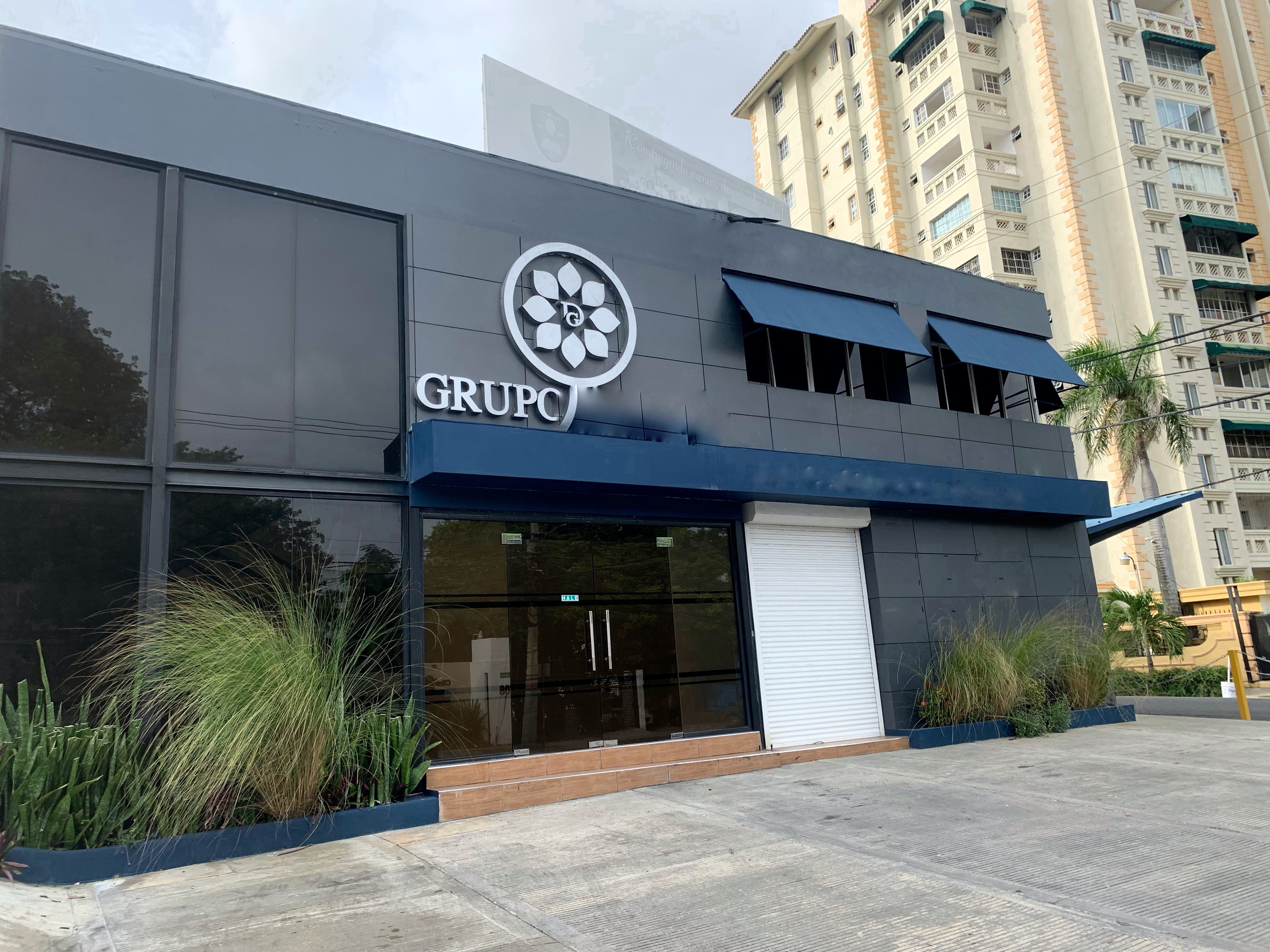 oficinas y locales comerciales - Alquiler local en primer nivel  2