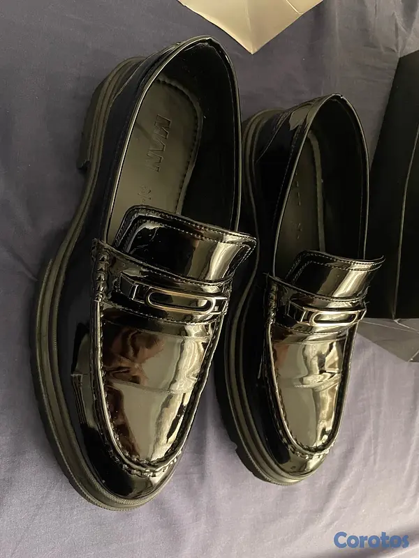 zapatos para mujer -  mocasines de charol con suela gruesa de la marca boohooMAN 2