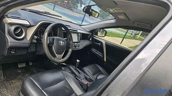 jeepetas y camionetas - Toyota rav4 2015 10