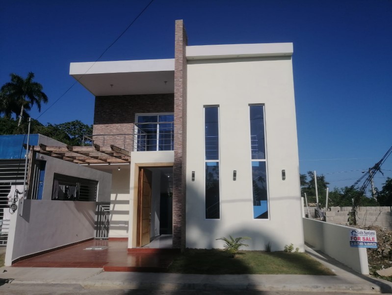 casas - Casa moderna lista para mudarse con su piscina y Buenos espacios bien ubicada  0