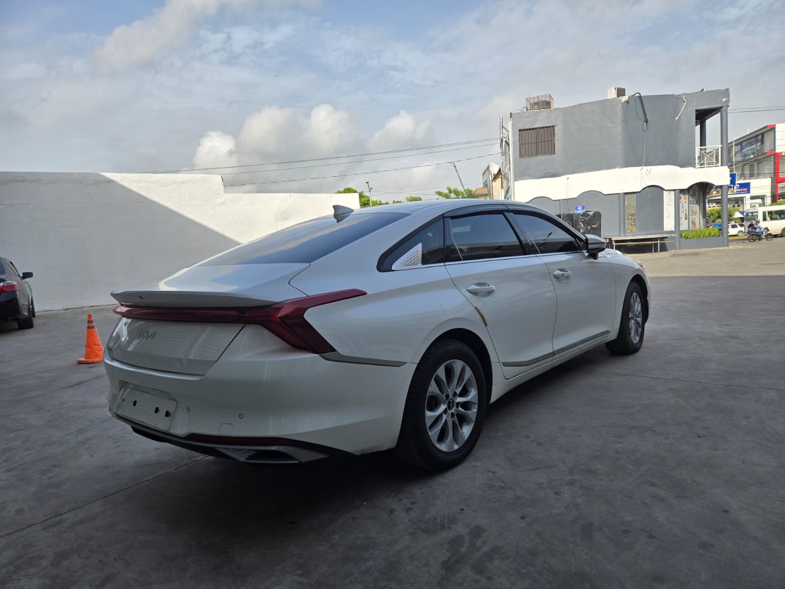 carros - KIA K8 2022 BLANCO 3