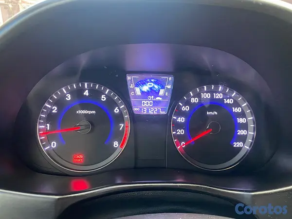 carros - Hyundai Accent 2012 7