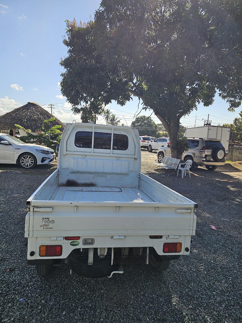 camiones y vehiculos pesados - Nissan NT100 año 2016  5