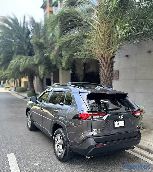jeepetas y camionetas - Toyota RAV4 XLE Premium 2023 2