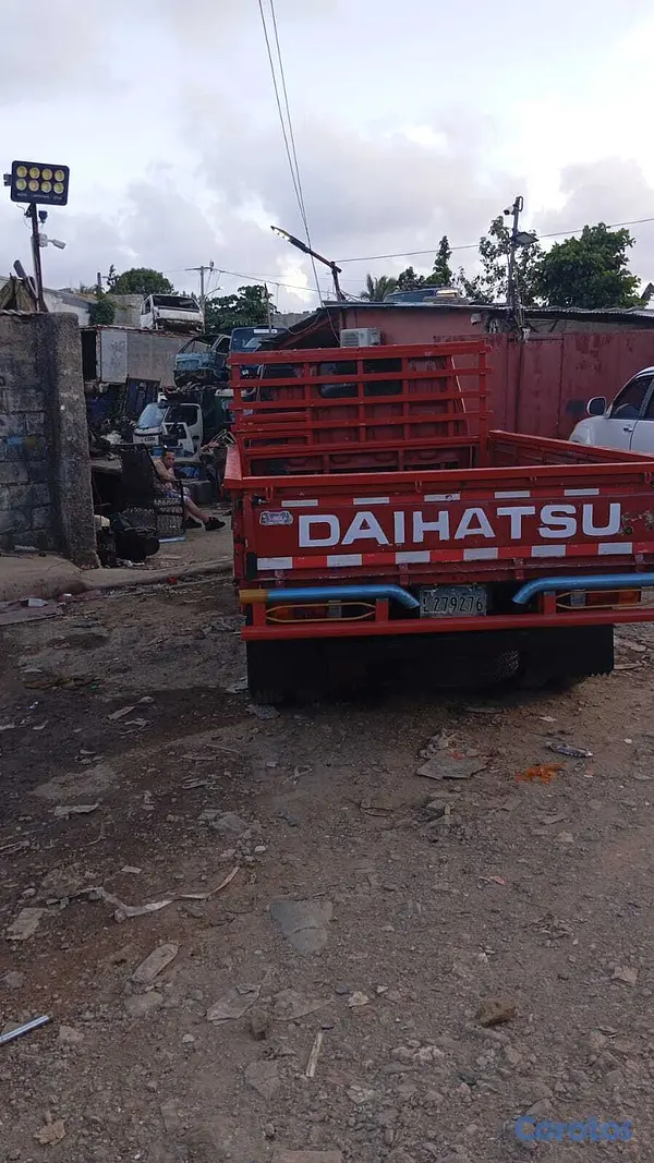 camiones y vehiculos pesados - VENDO DAIHATSU 2009 3