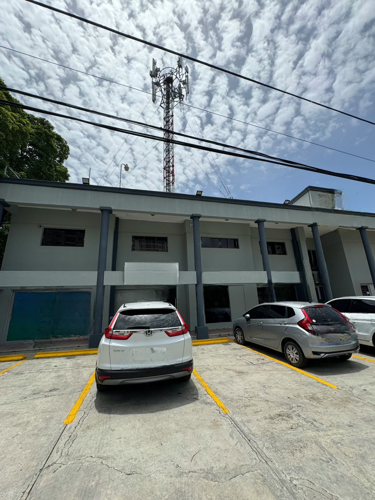 oficinas y locales comerciales - Alquilo Local en 1er Piso en La Esperilla Próximo a la Gomez 
Código: PD462 7