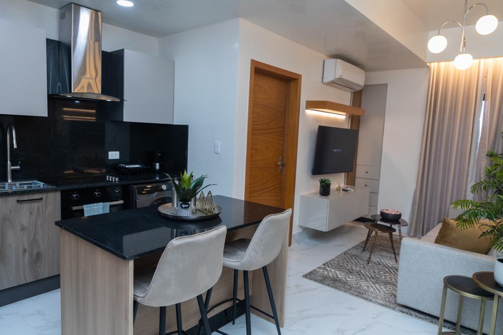 apartamentos - Venta de apto. Amueblado en Piantini 9