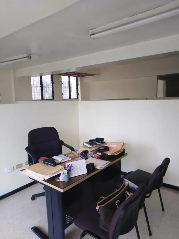 oficinas y locales comerciales - ALQUILO Local Comercial 4