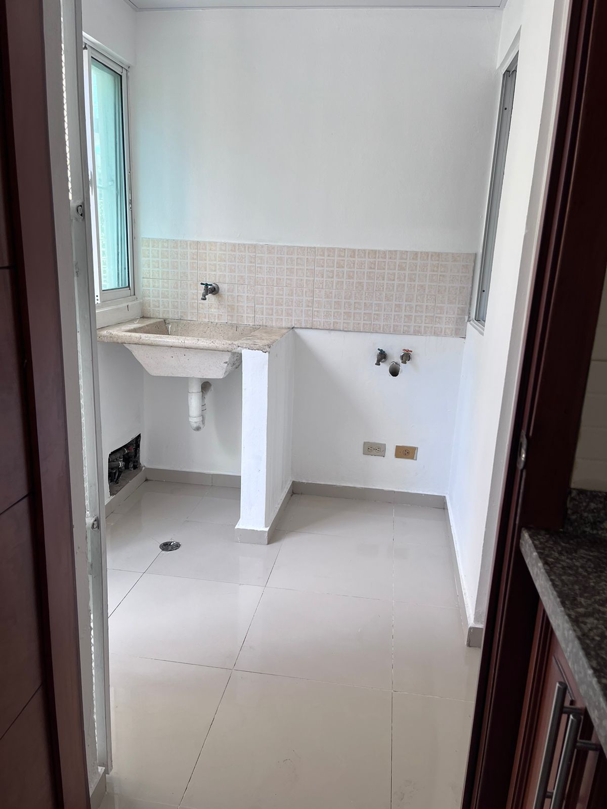 apartamentos - VENDO Apartamento 2do Piso En El Italia Santo Domi 4