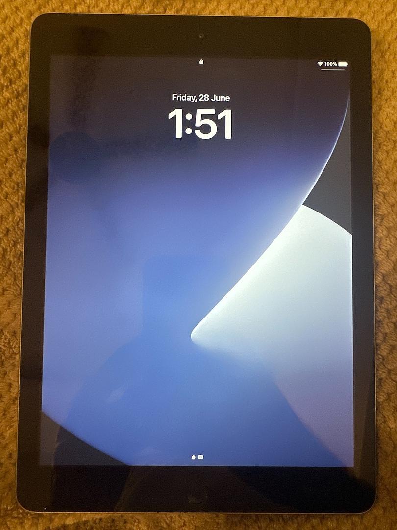 celulares y tabletas - Vendo IPad 5ta Generación 32GB 2