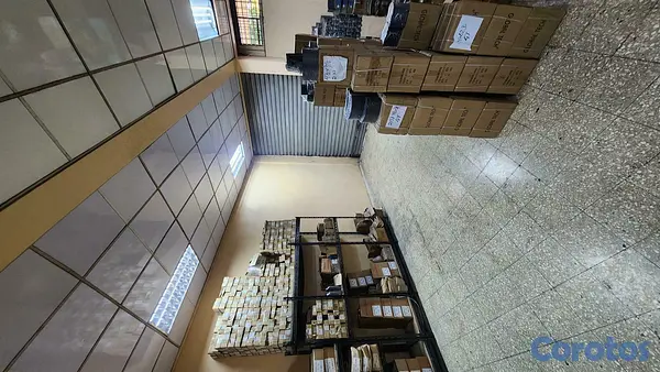 oficinas y locales comerciales - Local Comercial en venta en la Avenida 27 de Febrero 7