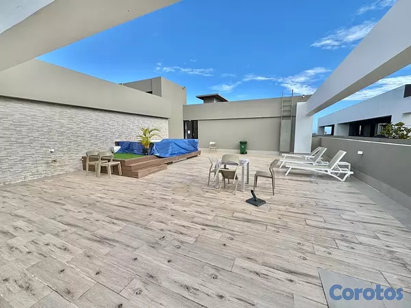 apartamentos - vendo Evaristo Morales tercer nivel tres habitaciones 2.5 baños dos parqueo  13