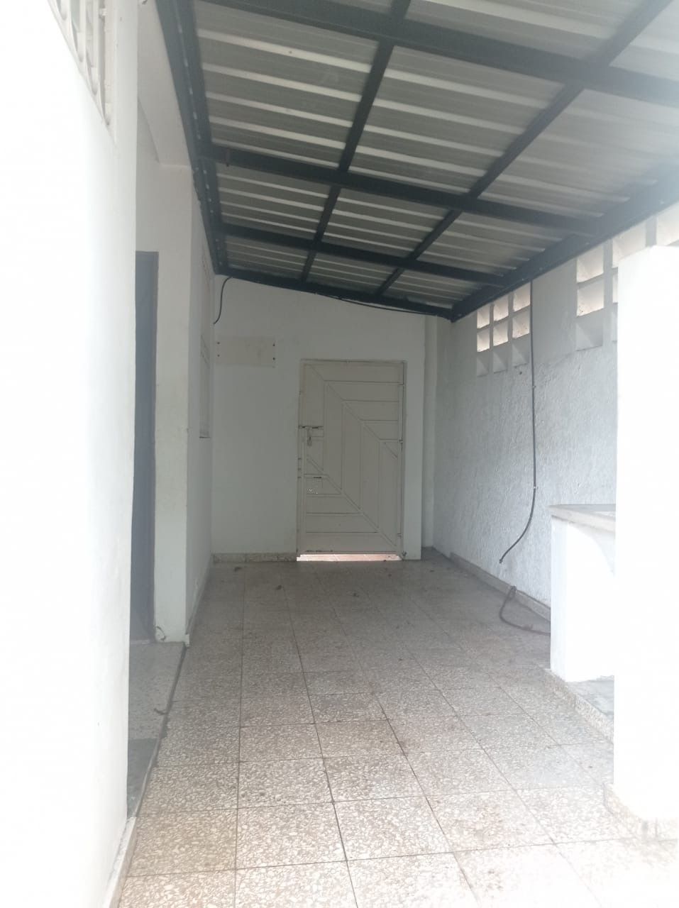 apartamentos - Casa en alquiler para oficina en El Millon 8